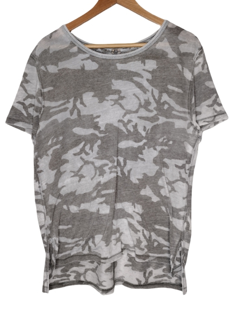 We The Free Gray White Camo Short Sleeve Casual Tee Sz S